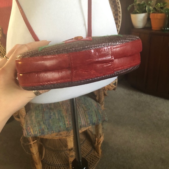 Vintage Pocketbook- Summery Embroidered Flowers - Picture 5 of 5